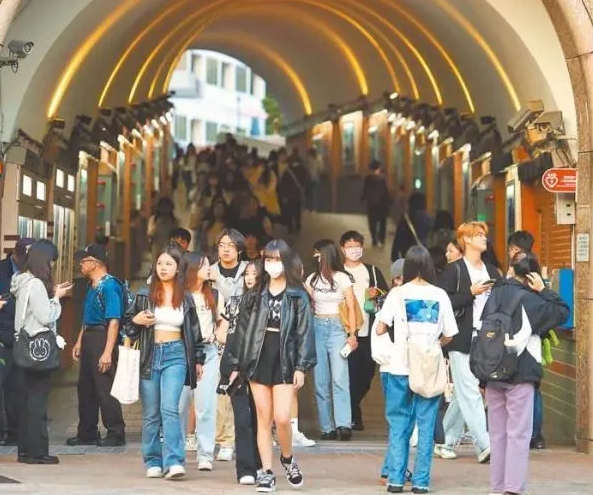 台湾世新大学中文系传停招 学者叹人文危机